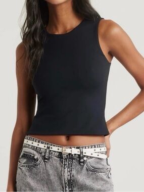 Women’s Black Sleeveless Tank Top